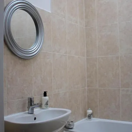 City Center Townhouse شقة